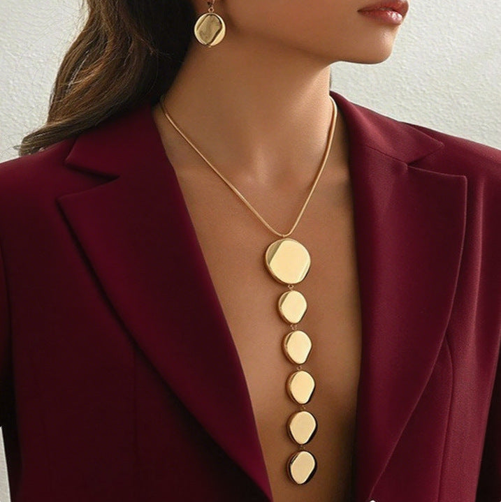 Aviora Necklace