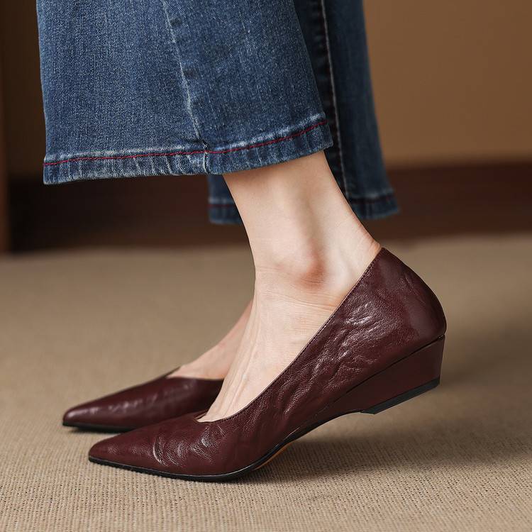 Emry Genuine Leather Pumps