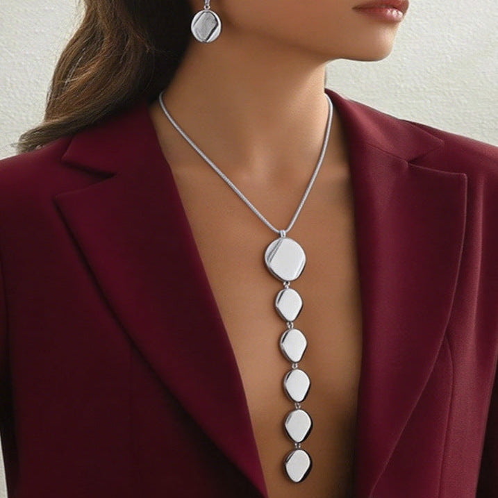 Aviora Necklace