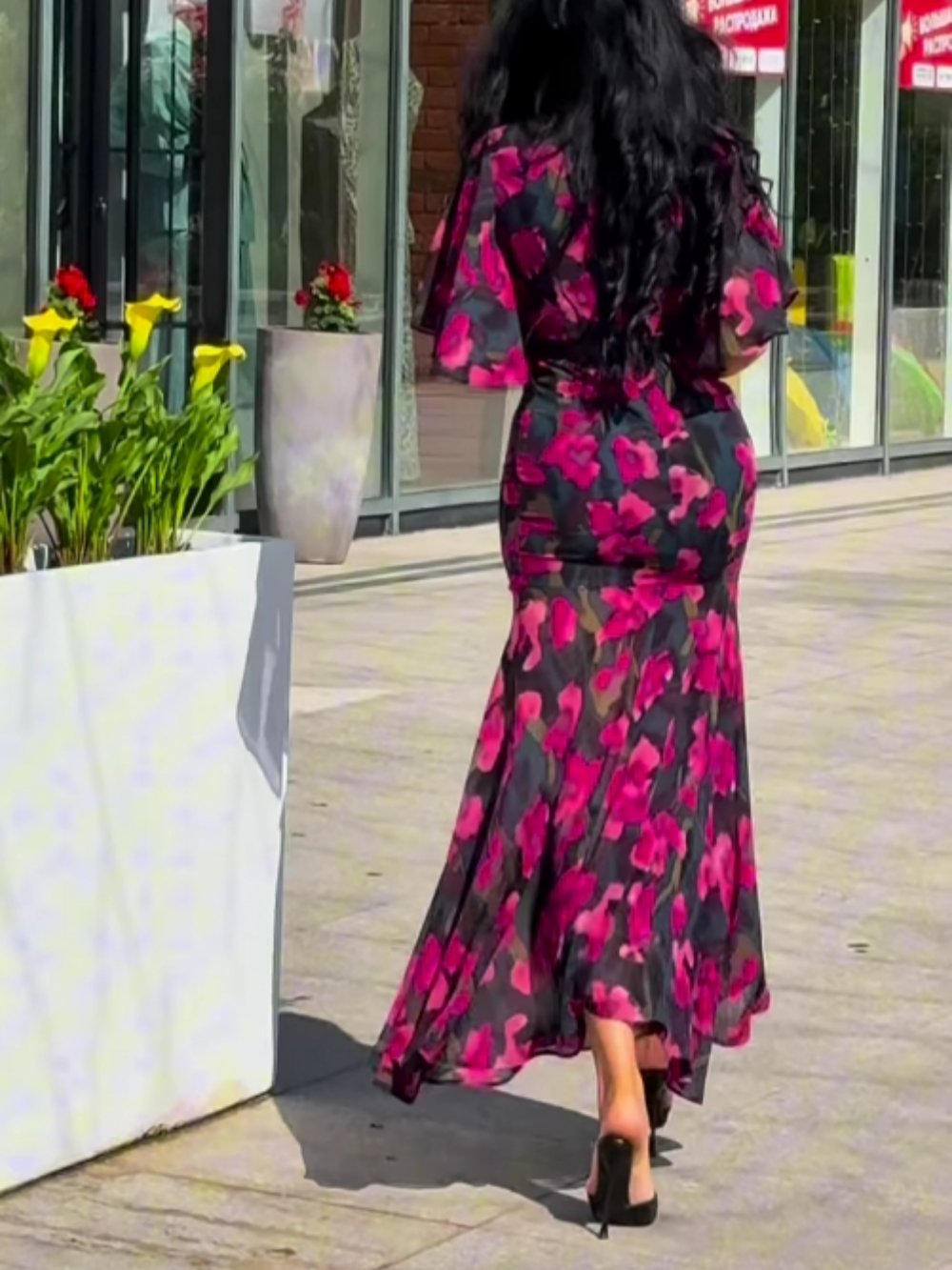 Ivora Retro V-Neck Trumpet Sleeve Printed Midi Dress